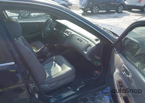 2000 Honda Accord 3.0 Ex из США, поврежденный, VIN 1HGCG1650YA070607